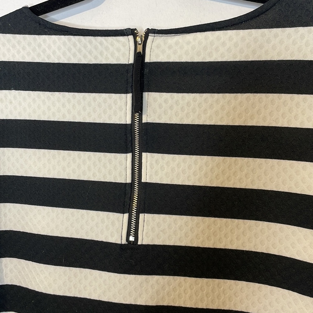ANTHROPOLOGIE Postmark stripes floral puff sleeve tunic top - Picture 11 of 12